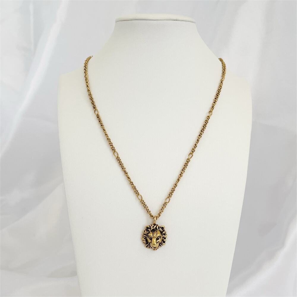 GUCCI Vintage Lion Head Pendant Necklace Aged Gold Tone Metal